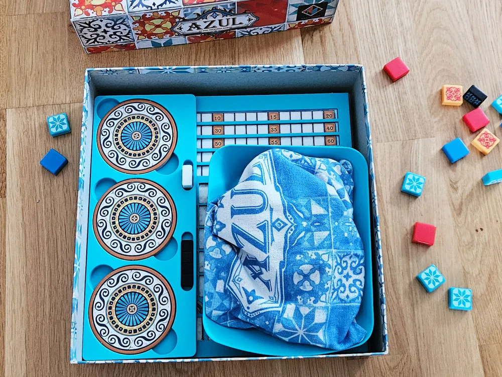 Azul Insert with Board Overlay Tray