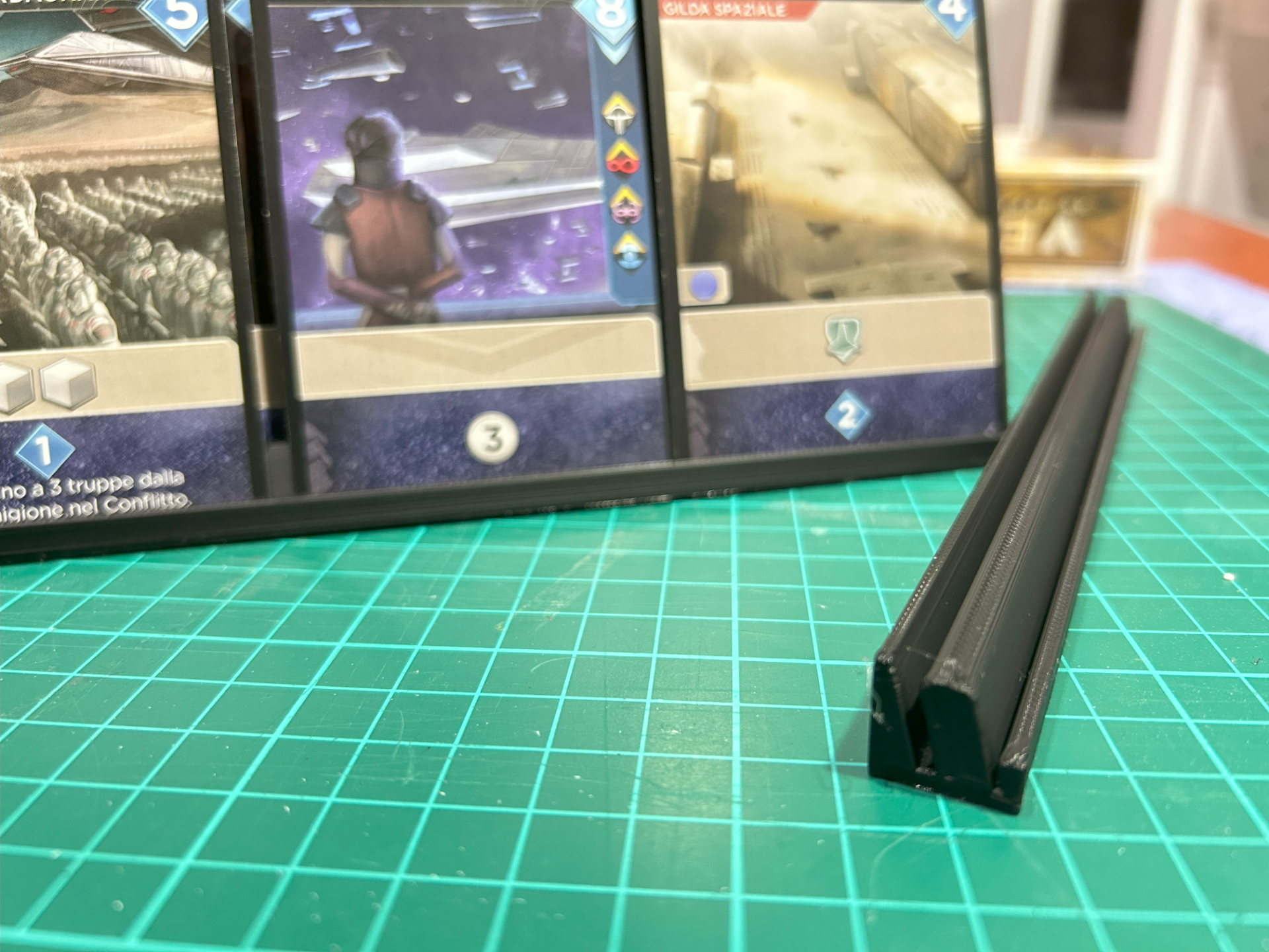2-Slot Card Stand - 20cm long
