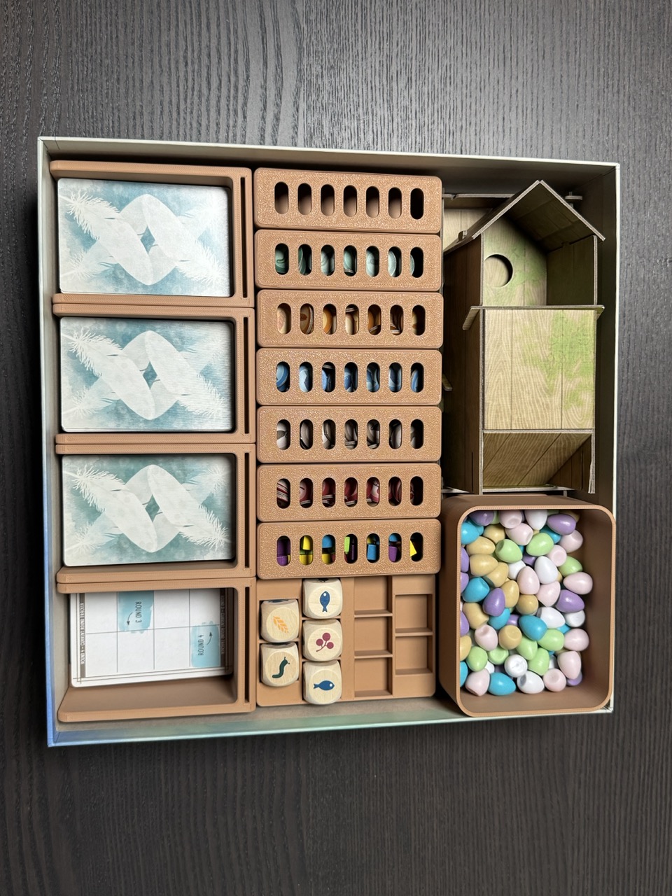 Wingspan inserts with magnets